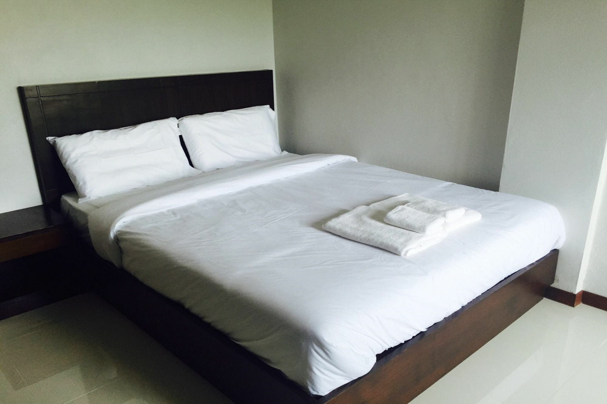 Siriwat Apartment Chiang Mai Extérieur photo